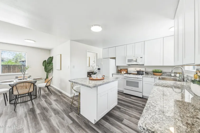 832 Greenbrae, Sparks, Nevada 89434, 3 Bedrooms Bedrooms, ,2 BathroomsBathrooms,Residential,Residential,Greenbrae,260003922