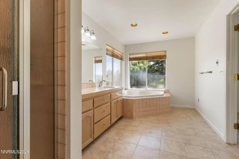 16 Woodstock, Carson City, Nevada 89703, 3 Bedrooms Bedrooms, ,2 BathroomsBathrooms,Residential,Residential,Woodstock,260003934