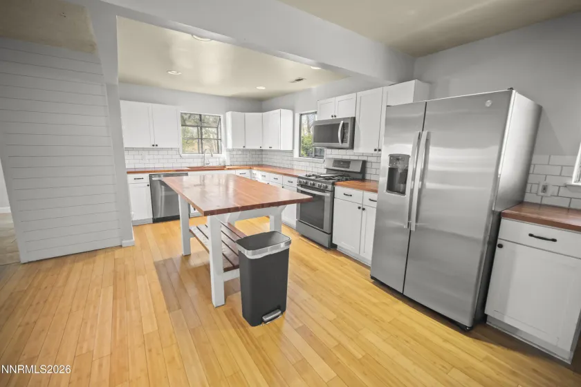 940 Curtis, Fernley, Nevada 89408, 3 Bedrooms Bedrooms, ,2 BathroomsBathrooms,Residential,Residential,Curtis,260003940