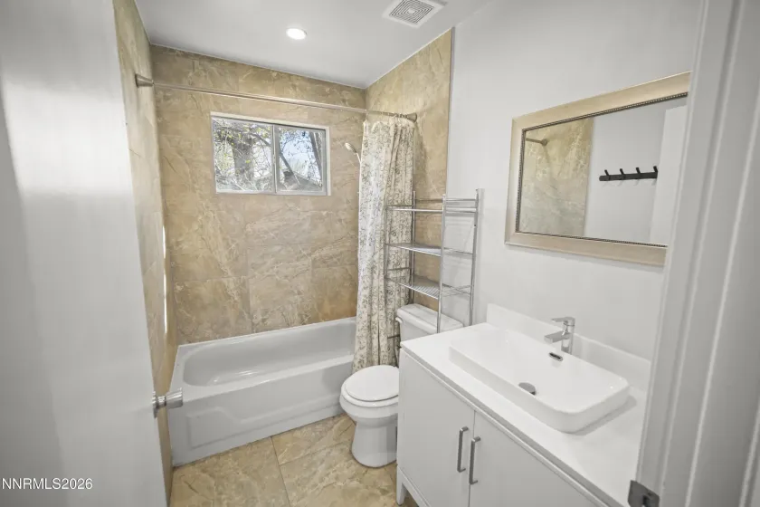 940 Curtis, Fernley, Nevada 89408, 3 Bedrooms Bedrooms, ,2 BathroomsBathrooms,Residential,Residential,Curtis,260003940