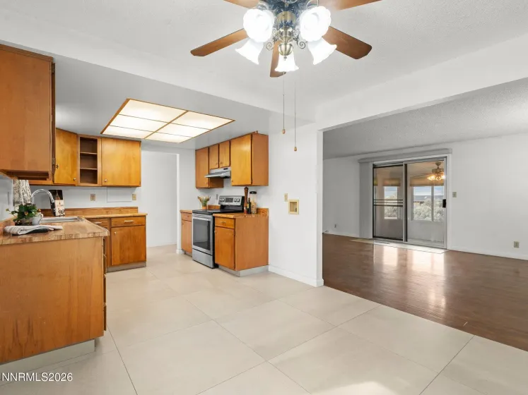 10675 Deodar, Reno, Nevada 89506, 3 Bedrooms Bedrooms, ,2 BathroomsBathrooms,Residential,Residential,Deodar,260003941