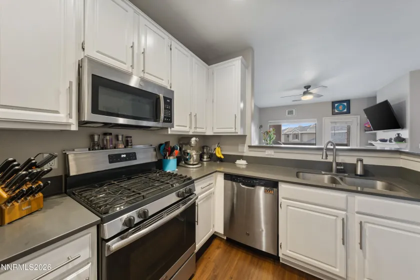 900 South Meadows, Reno, Nevada 89521, 2 Bedrooms Bedrooms, ,2 BathroomsBathrooms,Residential,Residential,South Meadows,260003944