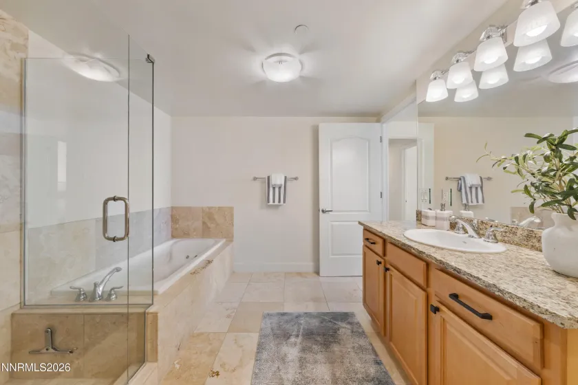 50 Sierra, Reno, Nevada 89501, ,2 BathroomsBathrooms,Residential,Residential,Sierra,260003945