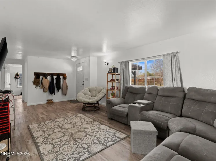 3320 Della, Fallon, Nevada 89406, 3 Bedrooms Bedrooms, ,2 BathroomsBathrooms,Residential,Residential,Della,260002924