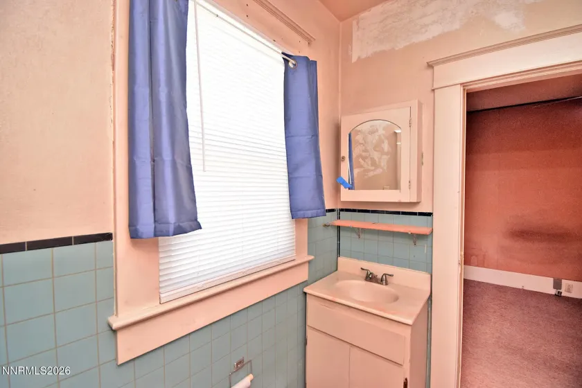 127 Cheney, Reno, Nevada 89501, 2 Bedrooms Bedrooms, ,1 BathroomBathrooms,Residential,Residential,Cheney,260003953