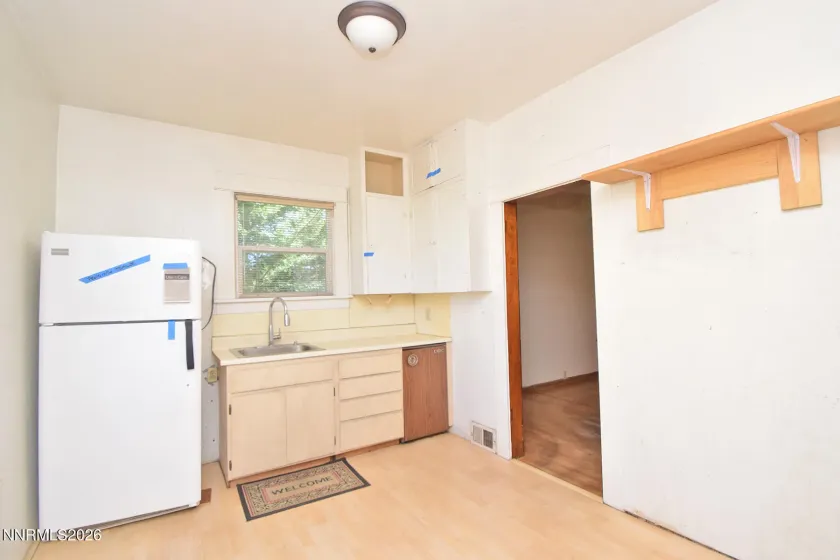 127 Cheney, Reno, Nevada 89501, 2 Bedrooms Bedrooms, ,1 BathroomBathrooms,Residential,Residential,Cheney,260003953