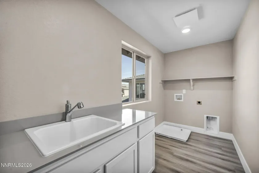 1273 Nebula, Carson City, Nevada 89705, 5 Bedrooms Bedrooms, ,3 BathroomsBathrooms,Residential,Residential,Nebula,260003961