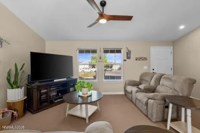 552 Spur, Fernley, Nevada 89408, 3 Bedrooms Bedrooms, ,2 BathroomsBathrooms,Residential,Residential,Spur,260003960