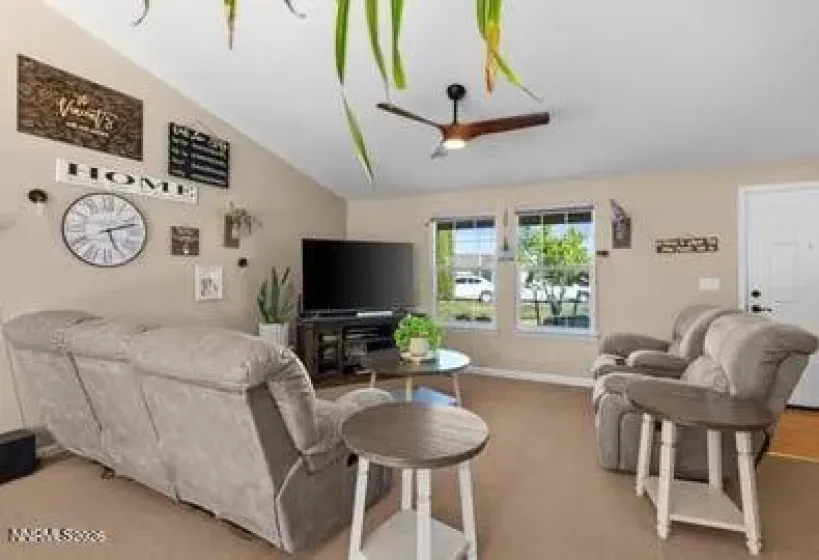 552 Spur, Fernley, Nevada 89408, 3 Bedrooms Bedrooms, ,2 BathroomsBathrooms,Residential,Residential,Spur,260003960