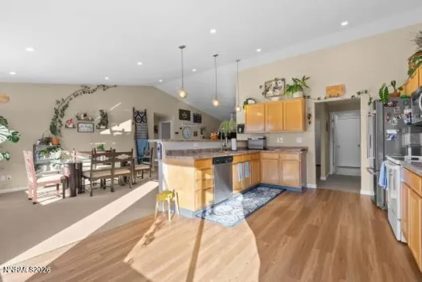 552 Spur, Fernley, Nevada 89408, 3 Bedrooms Bedrooms, ,2 BathroomsBathrooms,Residential,Residential,Spur,260003960