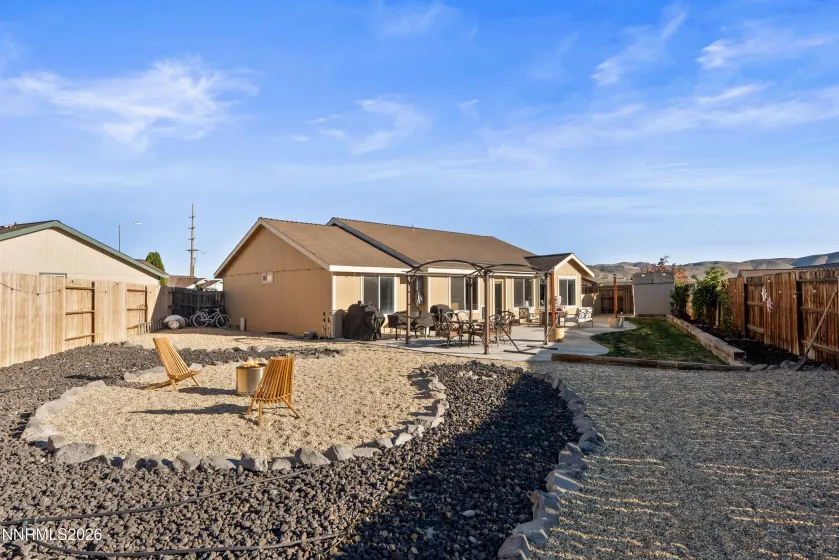 552 Spur, Fernley, Nevada 89408, 3 Bedrooms Bedrooms, ,2 BathroomsBathrooms,Residential,Residential,Spur,260003960