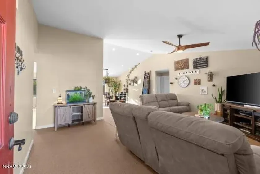 552 Spur, Fernley, Nevada 89408, 3 Bedrooms Bedrooms, ,2 BathroomsBathrooms,Residential,Residential,Spur,260003960