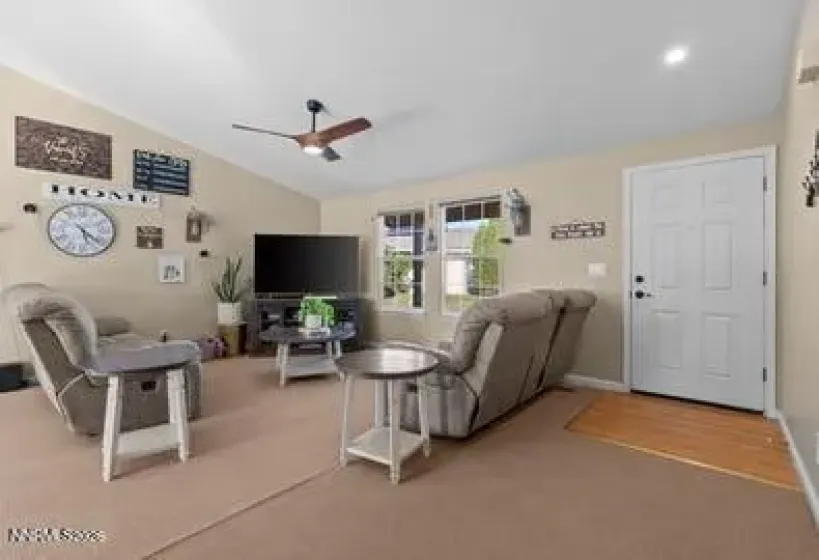 552 Spur, Fernley, Nevada 89408, 3 Bedrooms Bedrooms, ,2 BathroomsBathrooms,Residential,Residential,Spur,260003960