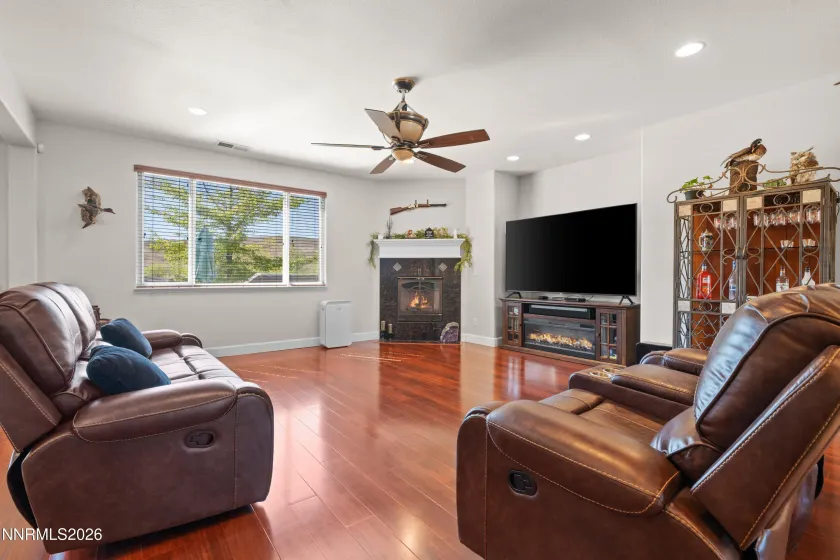 70 Riverside, Dayton, Nevada 89403, 4 Bedrooms Bedrooms, ,3 BathroomsBathrooms,Residential,Residential,Riverside,260003964