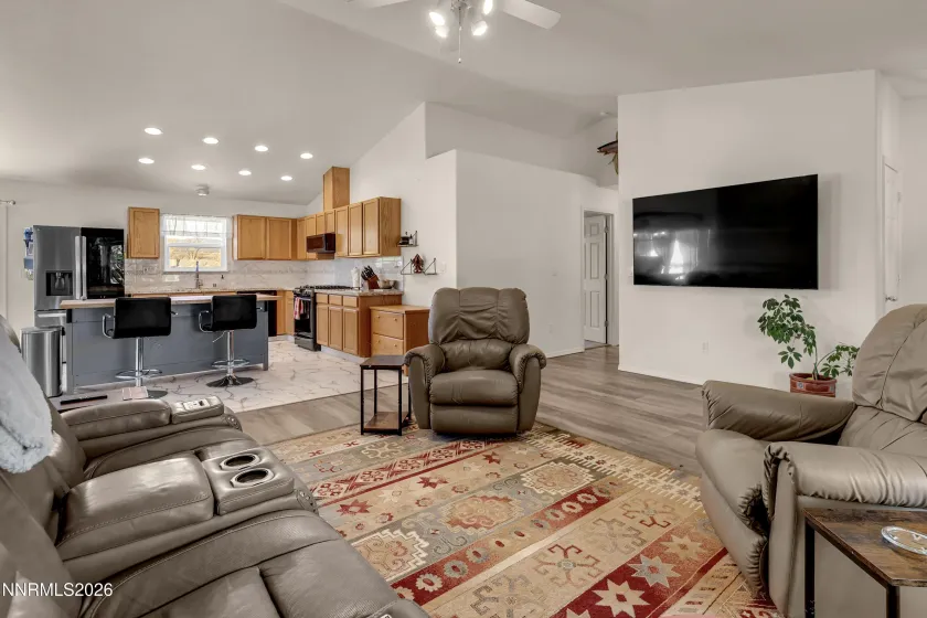 1400 Bufflehead, Sparks, Nevada 89441, 3 Bedrooms Bedrooms, ,2 BathroomsBathrooms,Residential,Residential,Bufflehead,260003965