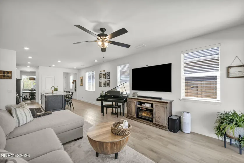 1092 Dapple, Minden, Nevada 89423, 3 Bedrooms Bedrooms, ,2 BathroomsBathrooms,Residential,Residential,Dapple,260003966