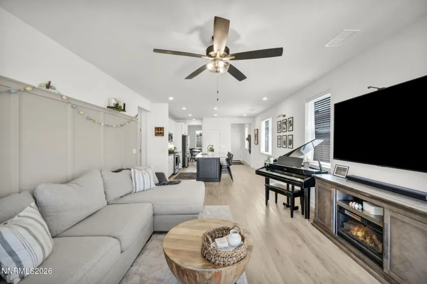 1092 Dapple, Minden, Nevada 89423, 3 Bedrooms Bedrooms, ,2 BathroomsBathrooms,Residential,Residential,Dapple,260003966