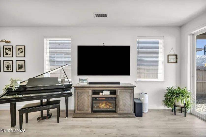 1092 Dapple, Minden, Nevada 89423, 3 Bedrooms Bedrooms, ,2 BathroomsBathrooms,Residential,Residential,Dapple,260003966