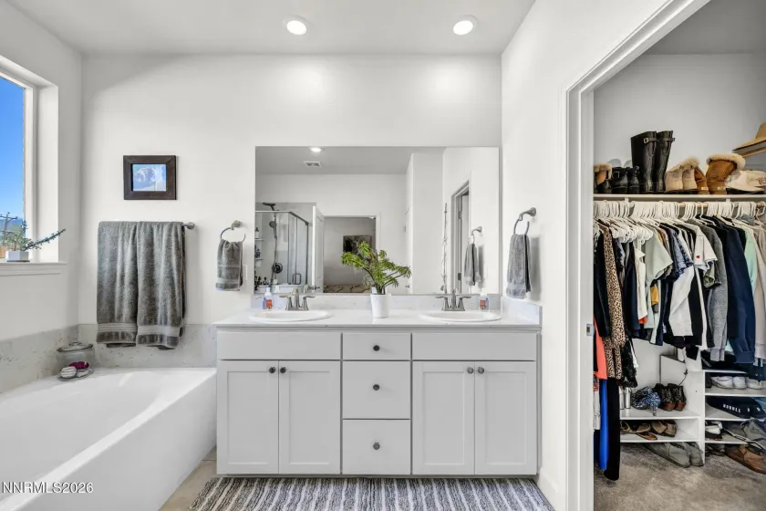 1092 Dapple, Minden, Nevada 89423, 3 Bedrooms Bedrooms, ,2 BathroomsBathrooms,Residential,Residential,Dapple,260003966