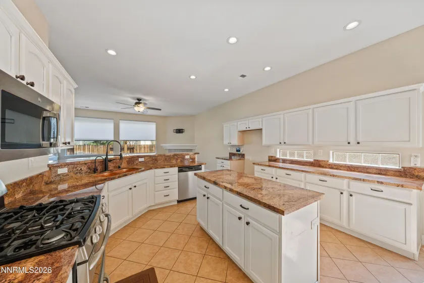 435 La Costa, Dayton, Nevada 89403, 3 Bedrooms Bedrooms, ,2 BathroomsBathrooms,Residential,Residential,La Costa,260003972