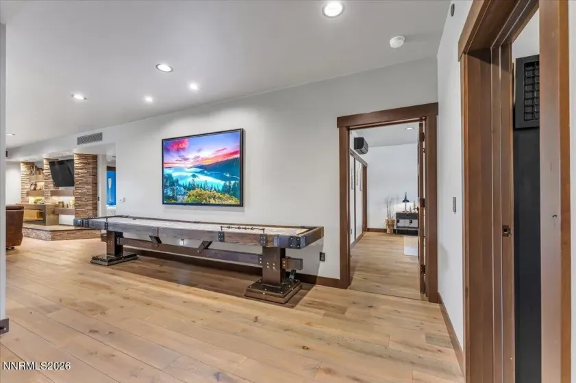 17 Beach Club, Stateline, Nevada 89449, 4 Bedrooms Bedrooms, ,4 BathroomsBathrooms,Residential,Residential,Beach Club,260003988