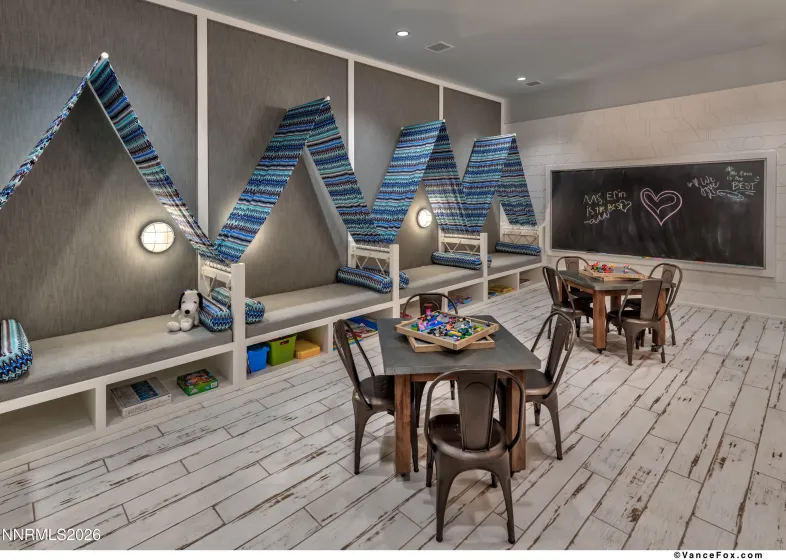 17 Beach Club, Stateline, Nevada 89449, 4 Bedrooms Bedrooms, ,4 BathroomsBathrooms,Residential,Residential,Beach Club,260003988