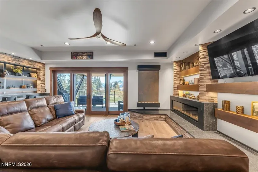 17 Beach Club, Stateline, Nevada 89449, 4 Bedrooms Bedrooms, ,4 BathroomsBathrooms,Residential,Residential,Beach Club,260003988