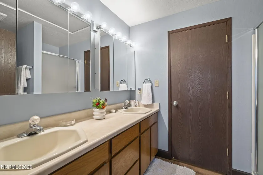 11995 Fir, Reno, Nevada 89506, 4 Bedrooms Bedrooms, ,2 BathroomsBathrooms,Residential,Residential,Fir,260003991