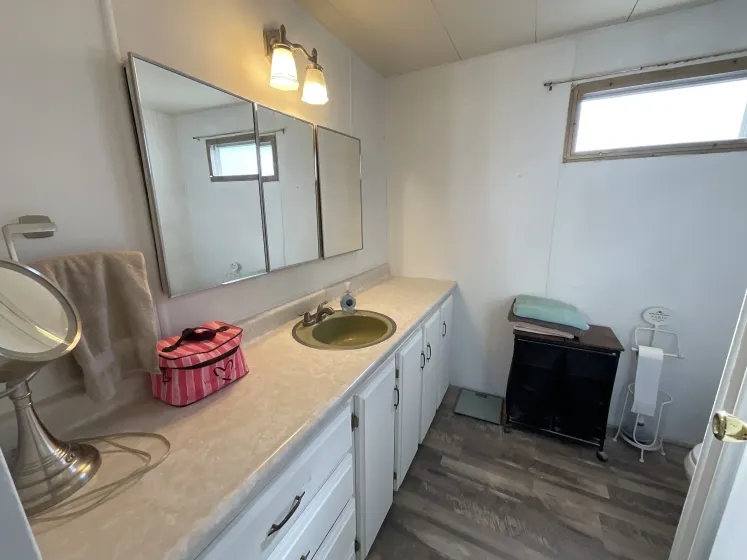 6 Mobile Manor Drive, Reno, Nevada 89506, 2 Bedrooms Bedrooms, 11 Rooms Rooms,2 BathroomsBathrooms,Manufactured,Residential,Mobile Manor,260003995