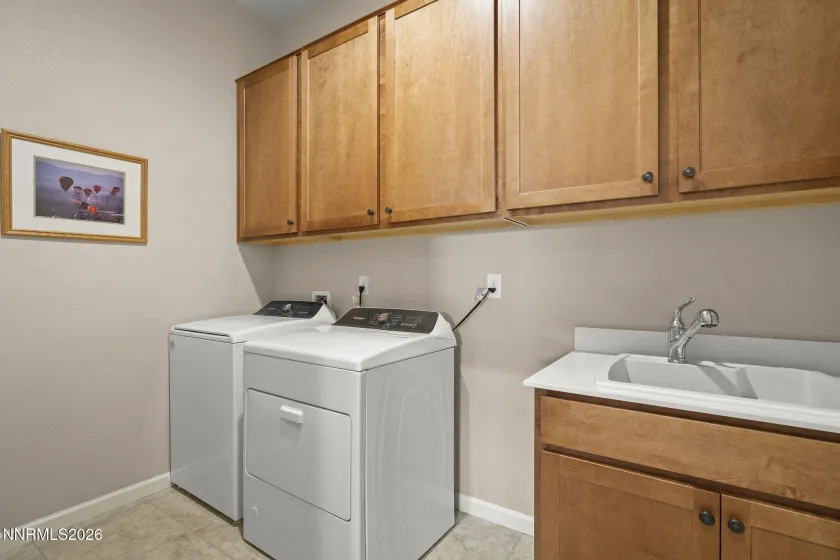 7568 Redcloud, Sparks, Nevada 89436, 2 Bedrooms Bedrooms, ,3 BathroomsBathrooms,Residential,Residential,Redcloud,260003995