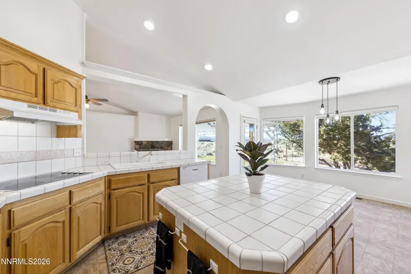 2363 Juniper, Gardnerville, Nevada 89460, 3 Bedrooms Bedrooms, ,2 BathroomsBathrooms,Residential,Residential,Juniper,260003998