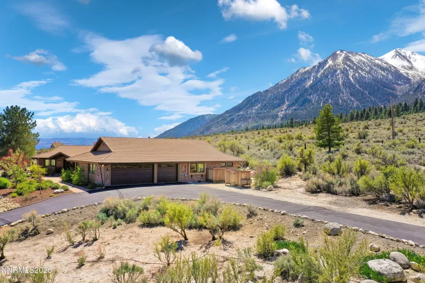 281 Shadow Mountain, Gardnerville, Nevada 89460, 2 Bedrooms Bedrooms, ,3 BathroomsBathrooms,Residential,Residential,Shadow Mountain,260004011