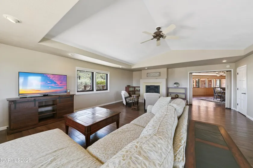 281 Shadow Mountain, Gardnerville, Nevada 89460, 2 Bedrooms Bedrooms, ,3 BathroomsBathrooms,Residential,Residential,Shadow Mountain,260004011