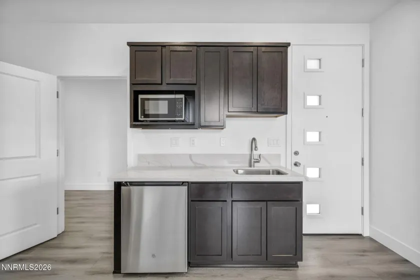 287 Radiant, Carson City, Nevada 89705, 3 Bedrooms Bedrooms, ,4 BathroomsBathrooms,Residential,Residential,Radiant,260004014