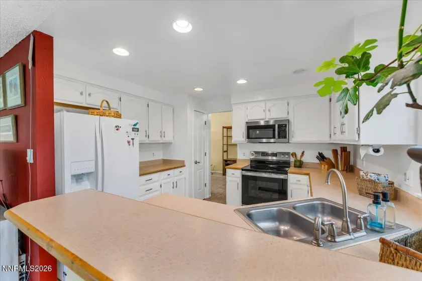 6325 Blue Lakes, Reno, Nevada 89523, 4 Bedrooms Bedrooms, ,3 BathroomsBathrooms,Residential,Residential,Blue Lakes,260004024