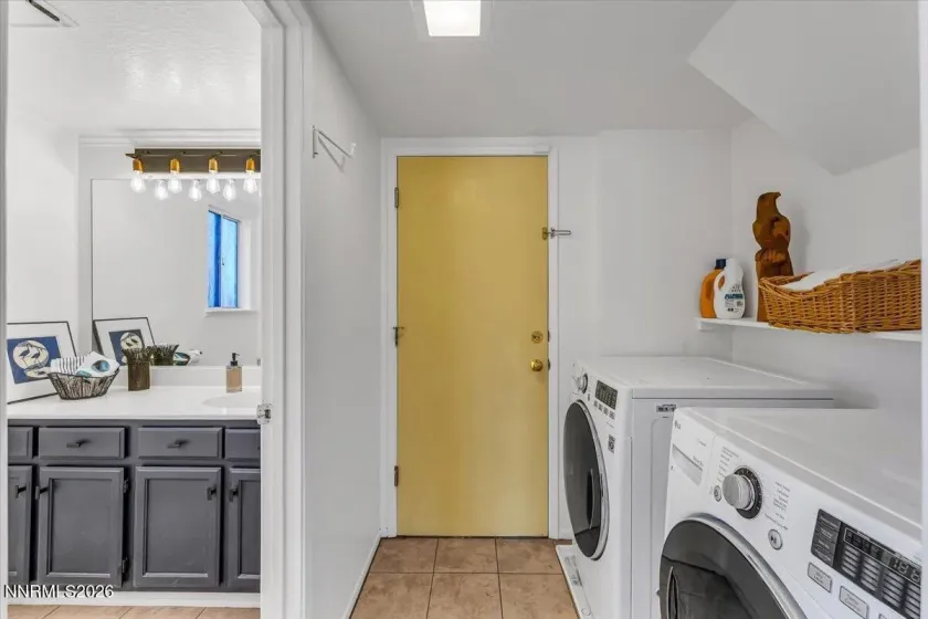 6325 Blue Lakes, Reno, Nevada 89523, 4 Bedrooms Bedrooms, ,3 BathroomsBathrooms,Residential,Residential,Blue Lakes,260004024