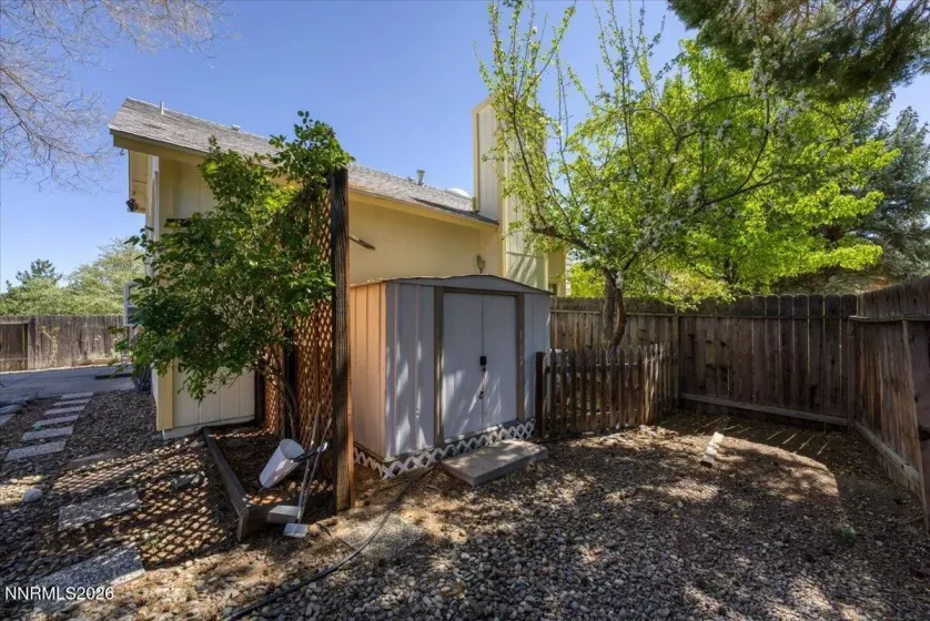 6325 Blue Lakes, Reno, Nevada 89523, 4 Bedrooms Bedrooms, ,3 BathroomsBathrooms,Residential,Residential,Blue Lakes,260004024