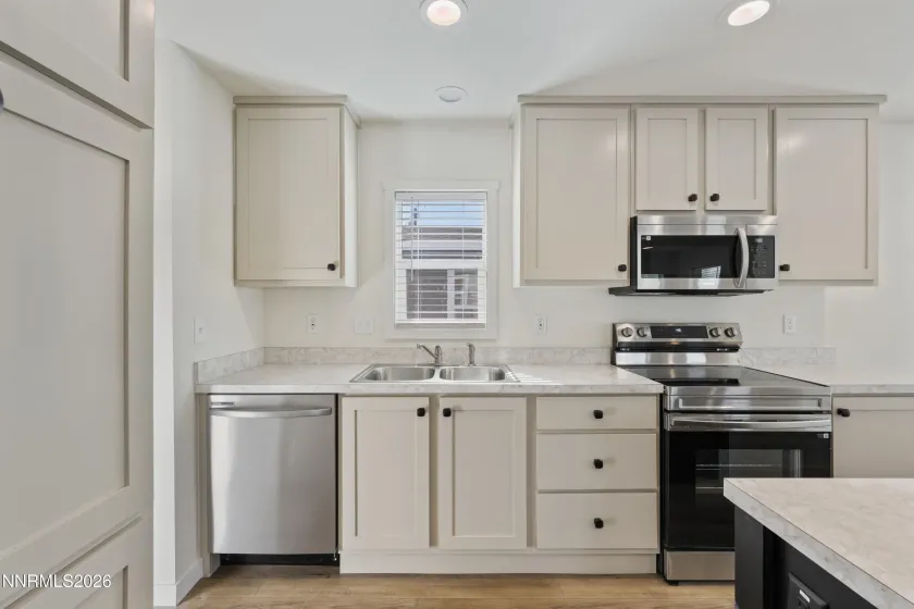 135 Fireman Row, Dayton, Nevada 89403, 3 Bedrooms Bedrooms, ,2 BathroomsBathrooms,Residential,Residential,Fireman Row,260004026