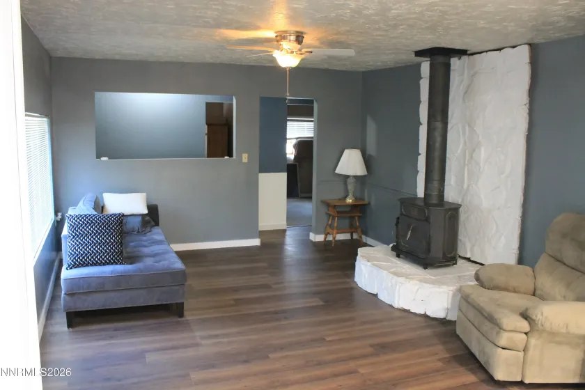 320 Reyes, Yerington, Nevada 89447, 3 Bedrooms Bedrooms, ,2 BathroomsBathrooms,Residential,Residential,Reyes,260004039