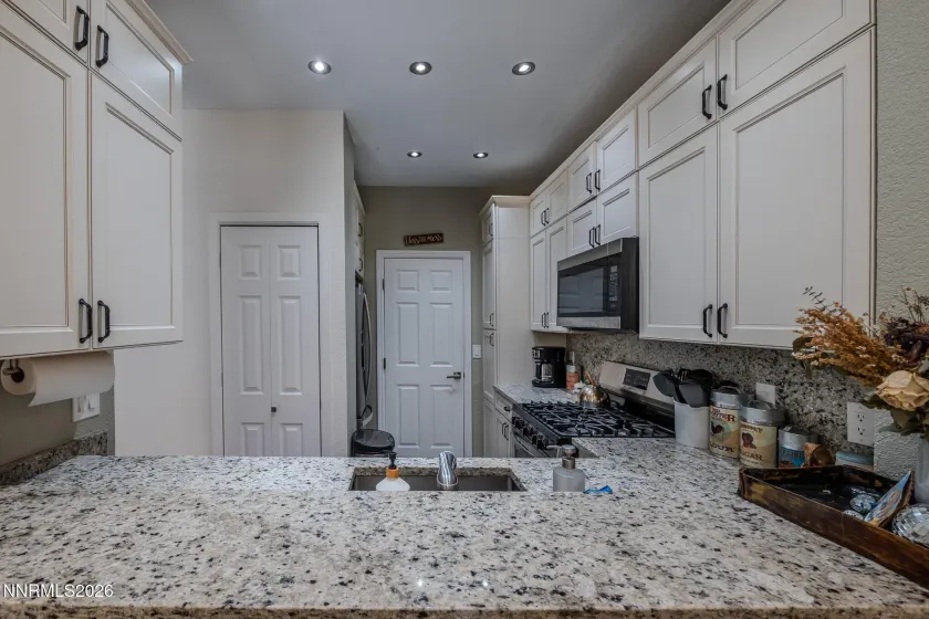 4321 Leeward, Reno, Nevada 89502, 2 Bedrooms Bedrooms, ,3 BathroomsBathrooms,Residential,Residential,Leeward,260004043