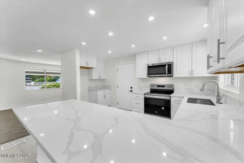 6815 Prestwick, Reno, Nevada 89502, 3 Bedrooms Bedrooms, ,2 BathroomsBathrooms,Residential,Residential,Prestwick,260003024