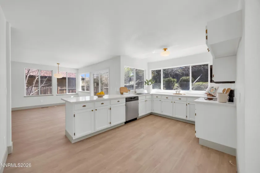 6850 Forsythia, Reno, Nevada 89506, 3 Bedrooms Bedrooms, ,3 BathroomsBathrooms,Residential,Residential,Forsythia,260004044