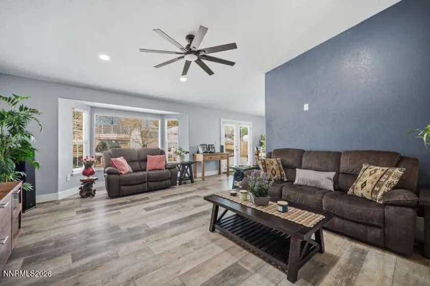 1076 Gadwall, Sparks, Nevada 89441, 3 Bedrooms Bedrooms, ,3 BathroomsBathrooms,Residential,Residential,Gadwall,260004047