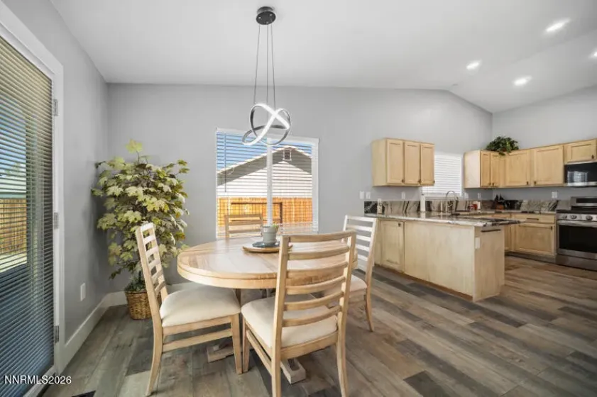 1076 Gadwall, Sparks, Nevada 89441, 3 Bedrooms Bedrooms, ,3 BathroomsBathrooms,Residential,Residential,Gadwall,260004047