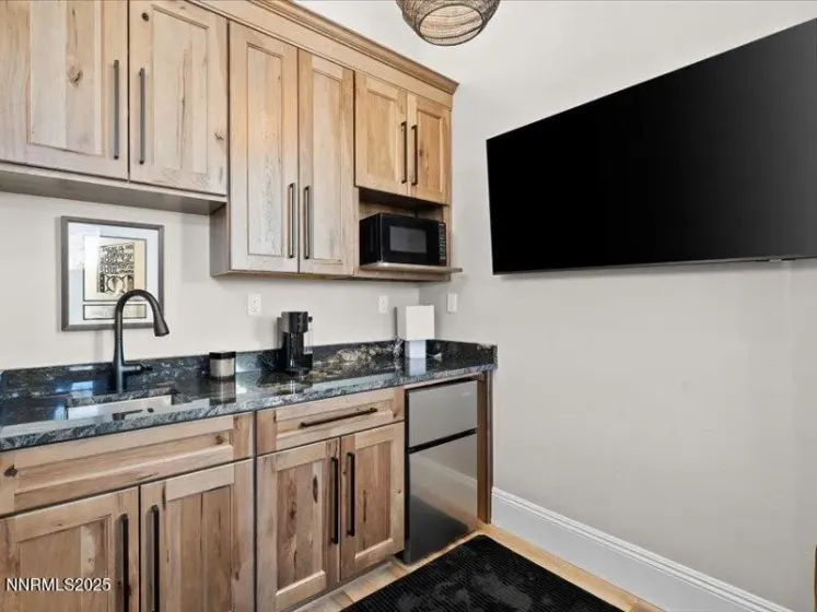 8 High Camp, Washoe Valley, Nevada 89704, 4 Bedrooms Bedrooms, ,5 BathroomsBathrooms,Residential,Residential,High Camp,260004051