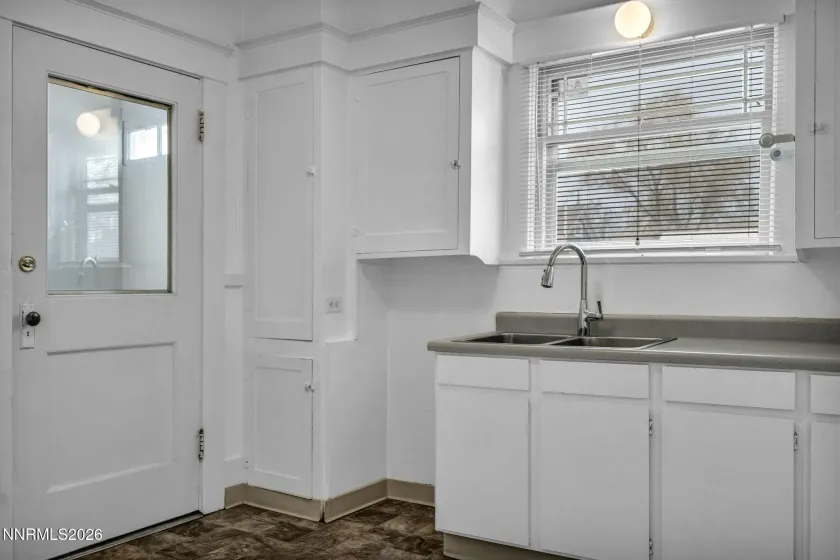 918 2nd, Reno, Nevada 89503, 3 Bedrooms Bedrooms, ,2 BathroomsBathrooms,Residential,Residential,2nd,260004050