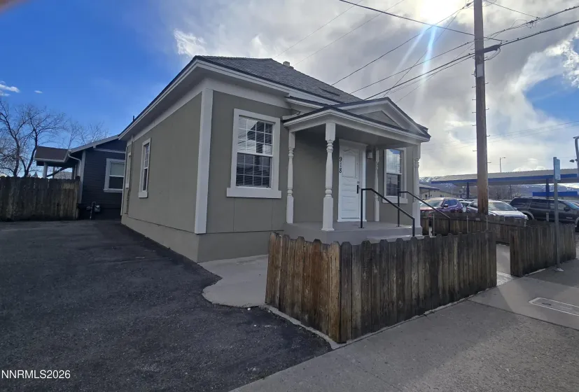 918 2nd, Reno, Nevada 89503, 3 Bedrooms Bedrooms, ,2 BathroomsBathrooms,Residential,Residential,2nd,260004050