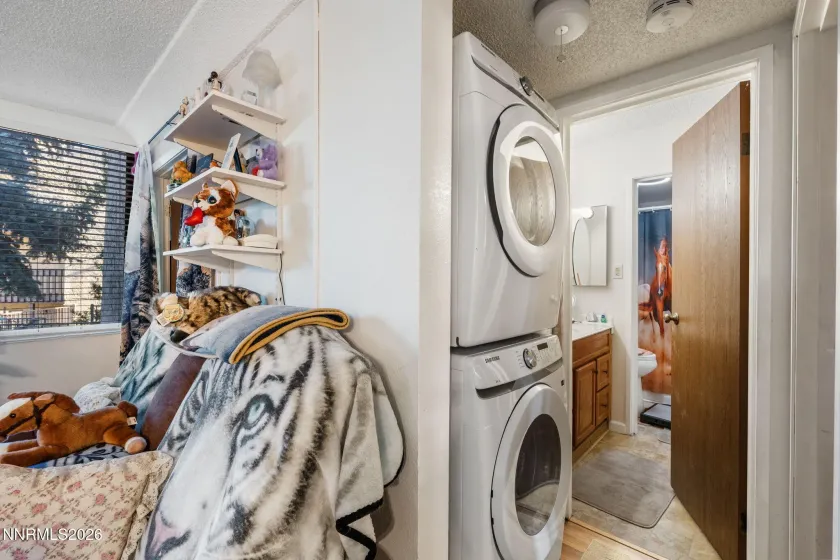 111 Vista Rafael, Reno, Nevada 89503, 2 Bedrooms Bedrooms, ,1 BathroomBathrooms,Residential,Residential,Vista Rafael,260004057