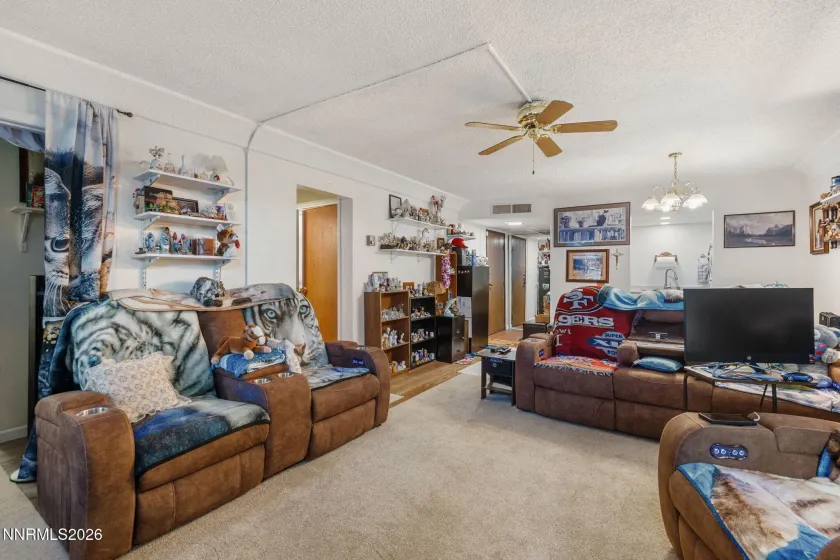 111 Vista Rafael, Reno, Nevada 89503, 2 Bedrooms Bedrooms, ,1 BathroomBathrooms,Residential,Residential,Vista Rafael,260004057