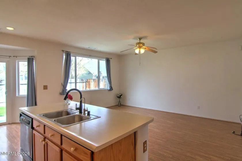 5154 Lorenzo, Sparks, Nevada 89436, 4 Bedrooms Bedrooms, ,2 BathroomsBathrooms,Residential,Residential,Lorenzo,260004059